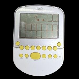 Radica Big Screen Solitaire White Yellow Electronic Handheld Read